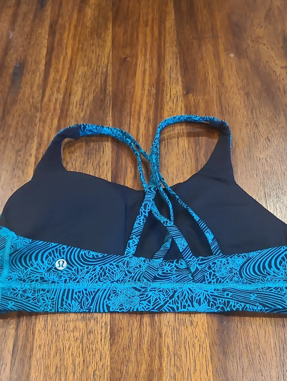 Lululemon Energy Bra in a black and teal 